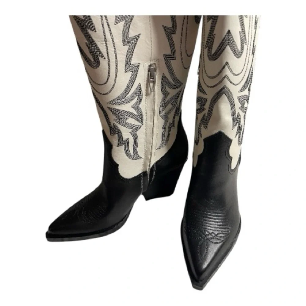 Dolce Vita Blanch Black and White Western Boots NIB - Picture 2 of 6